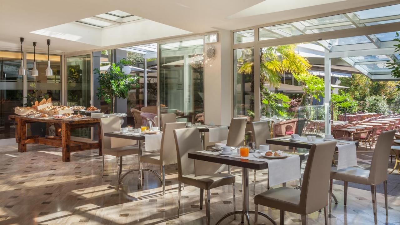 Hotel Continental - Tonelli Hotels Torbole Sul Garda Bagian luar foto
